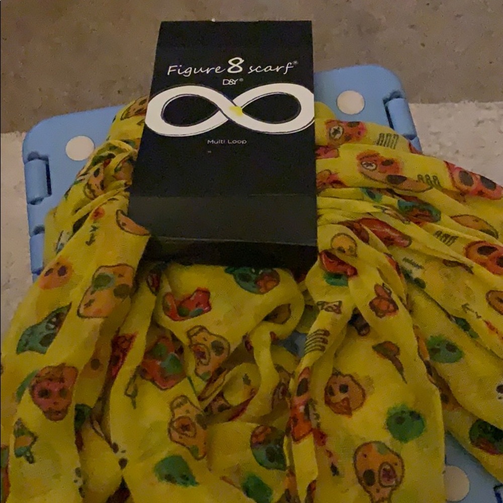 Fiqure 8 Scarf